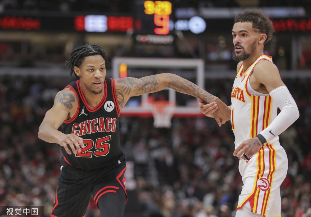 某队员在关 某队员在关