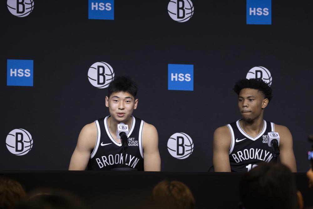 莱万似乎找 莱万似乎找