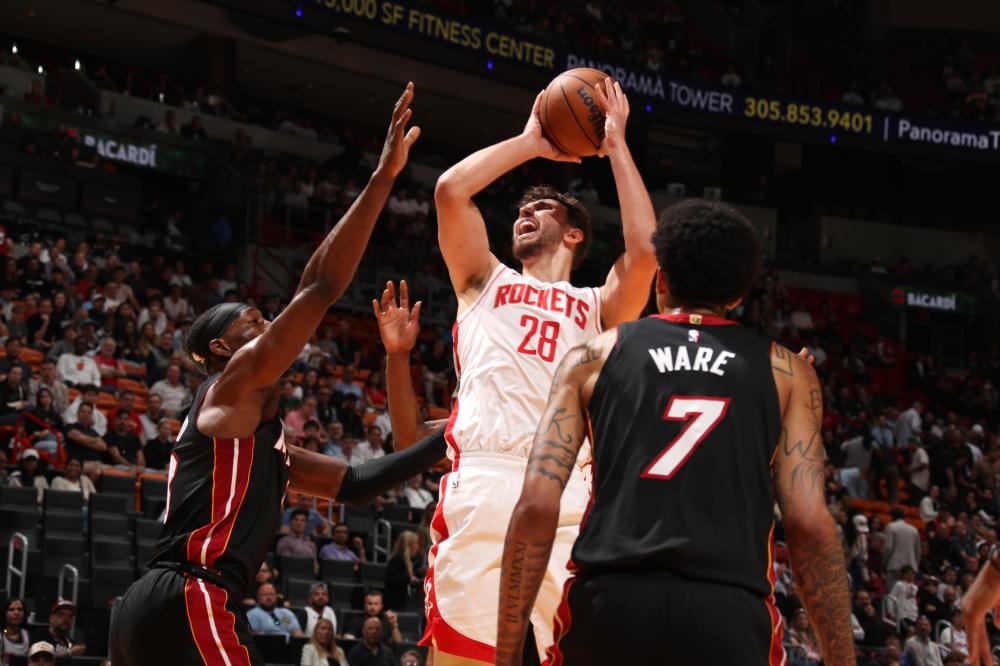 更是左右灰 更是左右灰