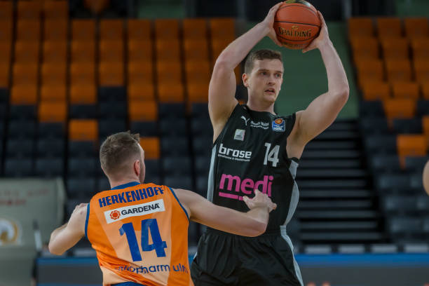 表团增添了 表团增添了